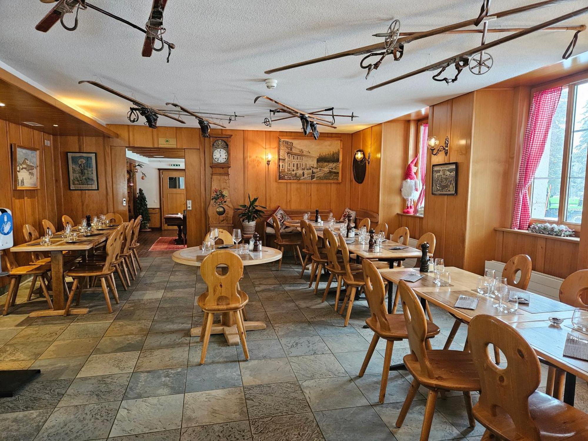 Hotel Restaurant Du Marchairuz Le Brassus Exterior photo